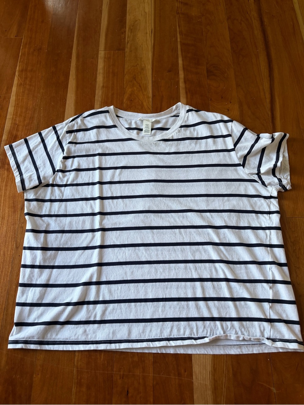 H&M women’s white and navy blue striped shirt size XXL like new condition soft - Picture 2 of 6